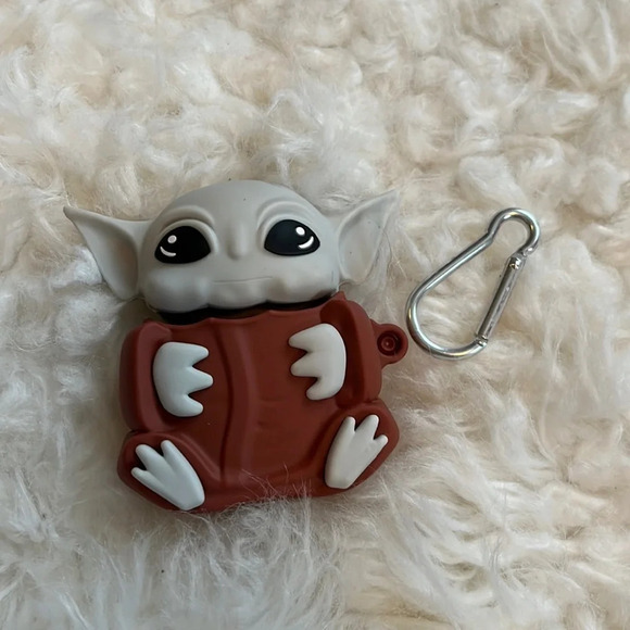 Disney Other - Yoda 1st/2nd Gen AirPods Case